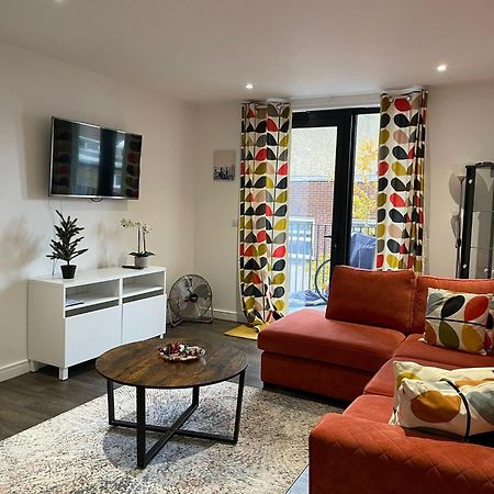 Modern En-Suite Room And Self Catering In 런던 외부 사진
