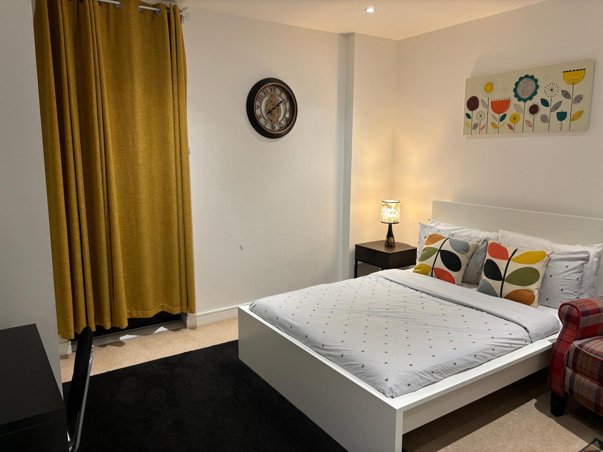 Modern En-Suite Room And Self Catering In 런던 외부 사진