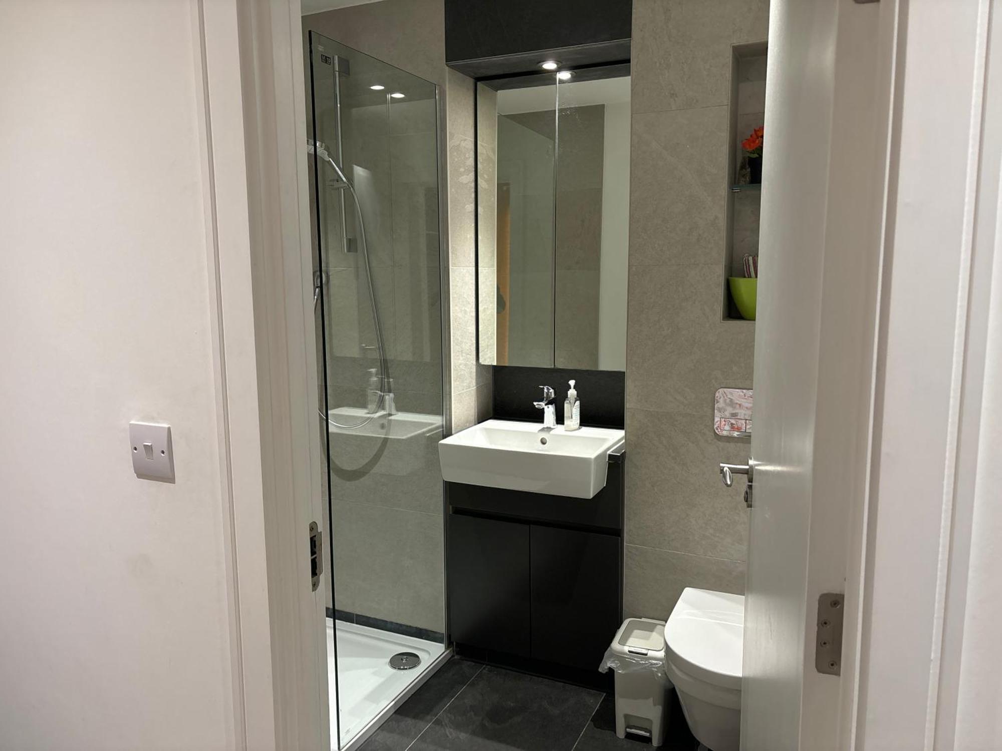 Modern En-Suite Room And Self Catering In 런던 외부 사진